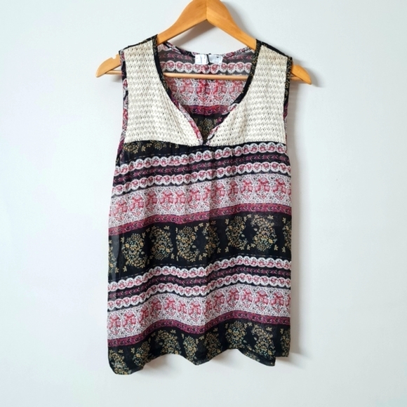 more plata Tops - Printed top in feather weight georgette.